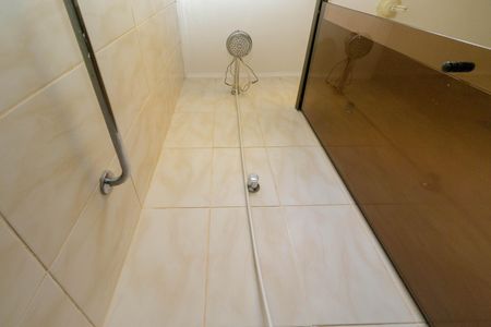 Casa à venda com 166m², 4 quartos e 2 vagas Casa à venda com 166m², 4 quartos e 2 vagasDetalhe do Banheiro da Suite