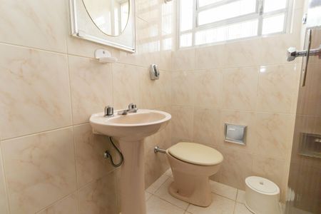 Casa à venda com 166m², 4 quartos e 2 vagas Casa à venda com 166m², 4 quartos e 2 vagasBanheiro 3