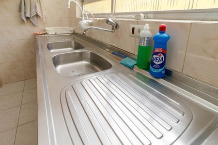 Casa à venda com 166m², 4 quartos e 2 vagas Casa à venda com 166m², 4 quartos e 2 vagasCozinha