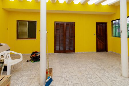 Casa à venda com 166m², 4 quartos e 2 vagas Casa à venda com 166m², 4 quartos e 2 vagasTerraço