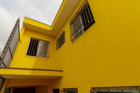 Casa à venda com 166m², 4 quartos e 2 vagas Casa à venda com 166m², 4 quartos e 2 vagasQuintal