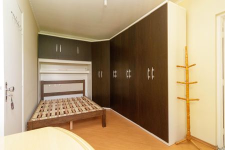 Casa à venda com 166m², 4 quartos e 2 vagas Casa à venda com 166m², 4 quartos e 2 vagasSuíte