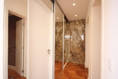Apartamento à venda com 314m², 3 quartos e 3 vagasFoto 03