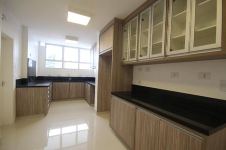 Apartamento à venda com 382m², 4 quartos e 2 vagasFoto 13