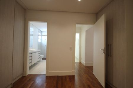 Apartamento à venda com 382m², 4 quartos e 2 vagasFoto 33