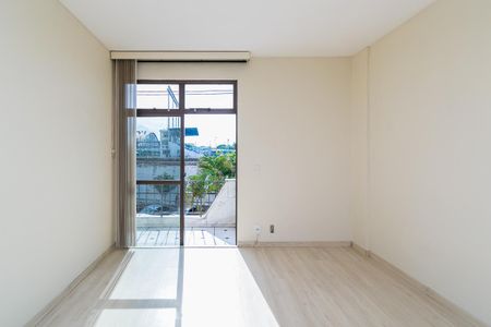 Apartamento à venda com 83m², 3 quartos e 1 vaga Apartamento à venda com 83m², 3 quartos e 1 vagaSala