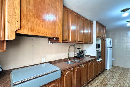 Apartamento para alugar com 146m², 3 quartos e sem vagaCozinha