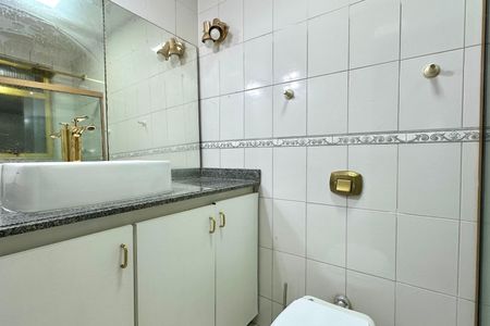 Apartamento para alugar com 146m², 3 quartos e sem vagaBanheiro da Suíte 