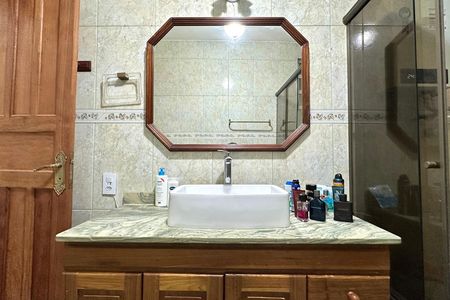 Apartamento para alugar com 146m², 3 quartos e sem vaga Apartamento para alugar com 146m², 3 quartos e sem vagaBanheiro social