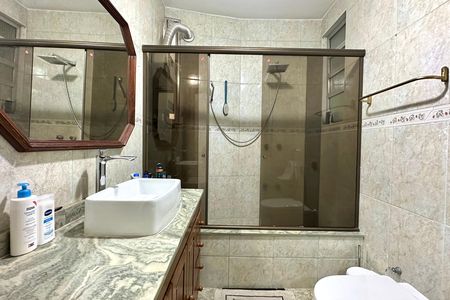 Apartamento para alugar com 146m², 3 quartos e sem vaga Apartamento para alugar com 146m², 3 quartos e sem vagaBanheiro social