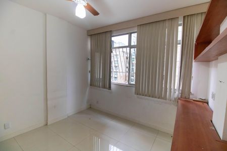 Apartamento à venda com 150m², 3 quartos e 1 vagaQuarto 2