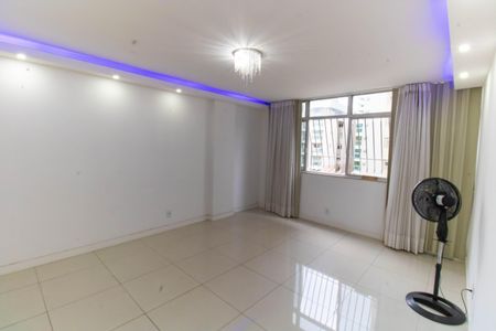 Apartamento à venda com 150m², 3 quartos e 1 vagaSala