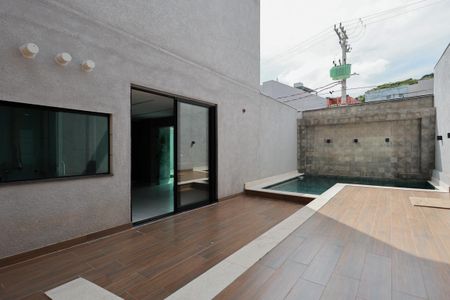 Studio para alugar com 51m², 1 quarto e sem vaga Studio para alugar com 51m², 1 quarto e sem vagaÁrea comum - Piscina