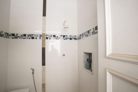 Casa de condomínio à venda com 1015m², 4 quartos e 3 vagasBanheiro de Serviço