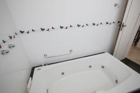 Casa de condomínio à venda com 1015m², 4 quartos e 3 vagasBanheiro da Sala