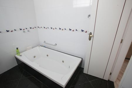 Casa de condomínio à venda com 1015m², 4 quartos e 3 vagasBanheiro da Sala