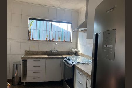Casa à venda com 207m², 3 quartos e 6 vagas Casa à venda com 207m², 3 quartos e 6 vagasCozinha