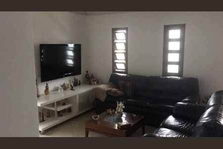 Casa à venda com 207m², 3 quartos e 6 vagas Casa à venda com 207m², 3 quartos e 6 vagasSala
