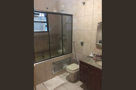 Casa à venda com 207m², 3 quartos e 6 vagas Casa à venda com 207m², 3 quartos e 6 vagasBanheiro