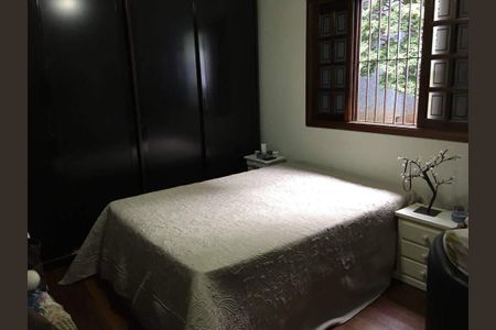 Casa à venda com 207m², 3 quartos e 6 vagas Casa à venda com 207m², 3 quartos e 6 vagasQuarto 3