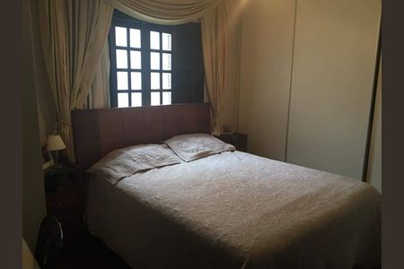 Casa à venda com 207m², 3 quartos e 6 vagas Casa à venda com 207m², 3 quartos e 6 vagasQuarto 2