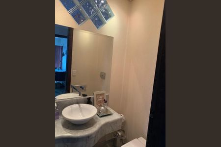 Casa à venda com 207m², 3 quartos e 6 vagas Casa à venda com 207m², 3 quartos e 6 vagasLavabo