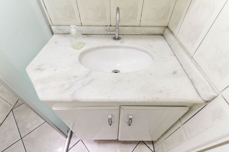 Apartamento à venda com 49m², 2 quartos e 1 vaga Apartamento à venda com 49m², 2 quartos e 1 vagaBanheiro