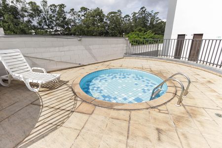 Apartamento à venda com 49m², 2 quartos e 1 vaga Apartamento à venda com 49m², 2 quartos e 1 vagaPiscina