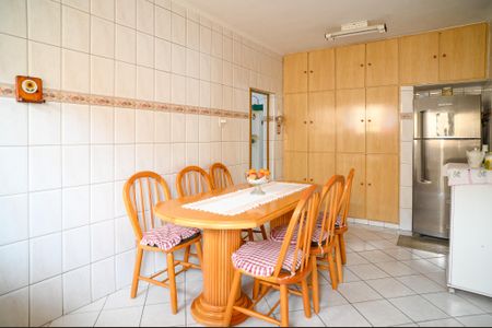 Casa à venda com 211m², 4 quartos e 2 vagasCozinha