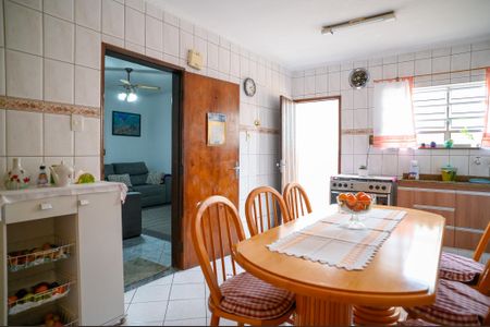 Casa à venda com 211m², 4 quartos e 2 vagasCozinha