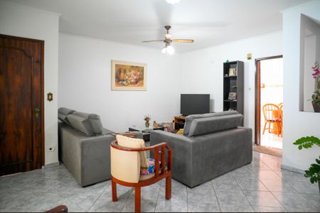 Casa à venda com 211m², 4 quartos e 2 vagasSala