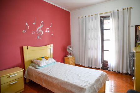 Casa à venda com 211m², 4 quartos e 2 vagasQuarto 1