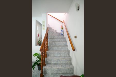 Casa à venda com 211m², 4 quartos e 2 vagasEscada