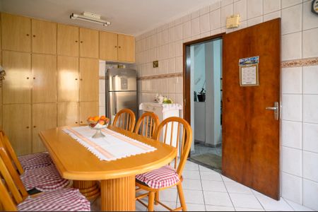 Casa à venda com 211m², 4 quartos e 2 vagasCozinha