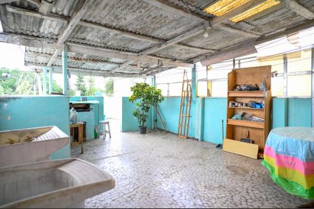 Casa à venda com 211m², 4 quartos e 2 vagasÁrea de Serviço 1