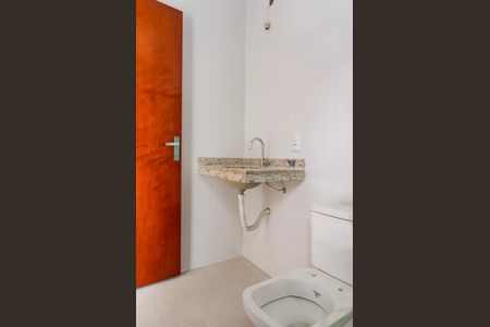 Casa à venda com 100m², 3 quartos e 4 vagasBanheiro da Suíte