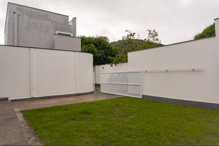 Casa à venda com 100m², 3 quartos e 4 vagasGaragem