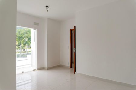 Casa à venda com 100m², 3 quartos e 4 vagasSuíte