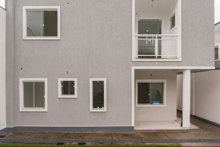 Casa à venda com 100m², 3 quartos e 4 vagasFachada