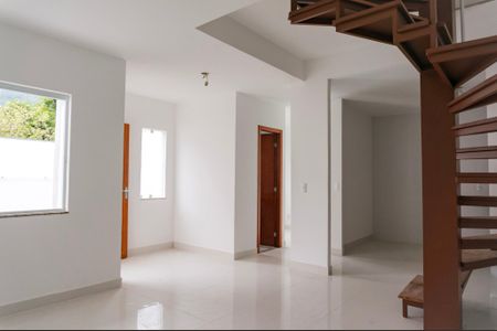 Casa à venda com 100m², 3 quartos e 4 vagasSala