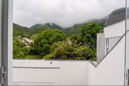 Casa à venda com 100m², 3 quartos e 4 vagasVista do Quarto 2