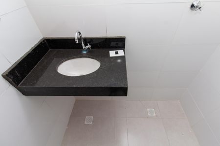 Apartamento à venda com 37m², 2 quartos e sem vaga Apartamento à venda com 37m², 2 quartos e sem vagaBanheiro