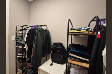 Casa de condomínio à venda com 300m², 4 quartos e 2 vagasCloset da suíte 3