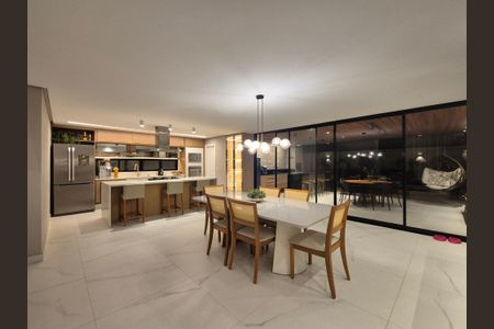Casa de condomínio à venda com 300m², 4 quartos e 2 vagasSala de Jantar