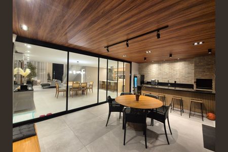 Casa de condomínio à venda com 300m², 4 quartos e 2 vagasVaranda gourmet