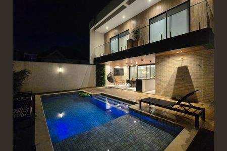 Casa de condomínio à venda com 300m², 4 quartos e 2 vagasÁrea externa