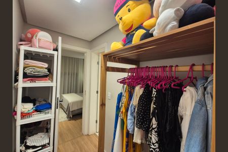 Casa de condomínio à venda com 300m², 4 quartos e 2 vagasCloset da suíte 4