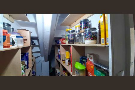 Casa à venda com 165m², 2 quartos e 2 vagas Casa à venda com 165m², 2 quartos e 2 vagasDispensa