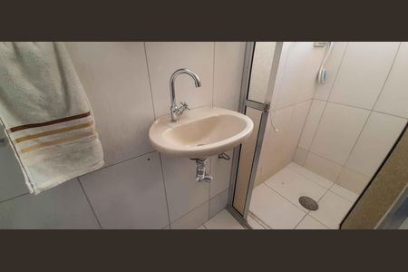 Casa à venda com 165m², 2 quartos e 2 vagas Casa à venda com 165m², 2 quartos e 2 vagasBanheiro