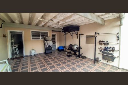 Casa à venda com 165m², 2 quartos e 2 vagas Casa à venda com 165m², 2 quartos e 2 vagasQuintal